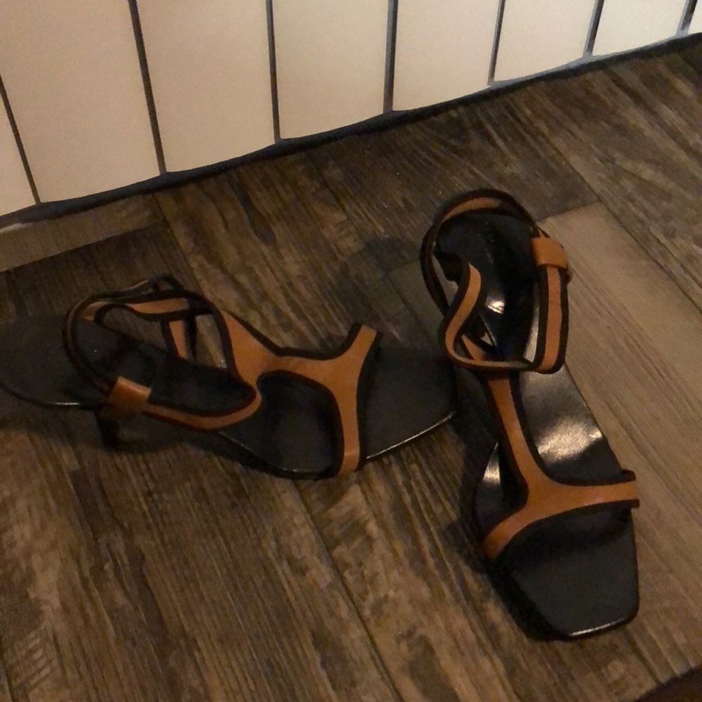 Tan sandals - Picture 2 of 2